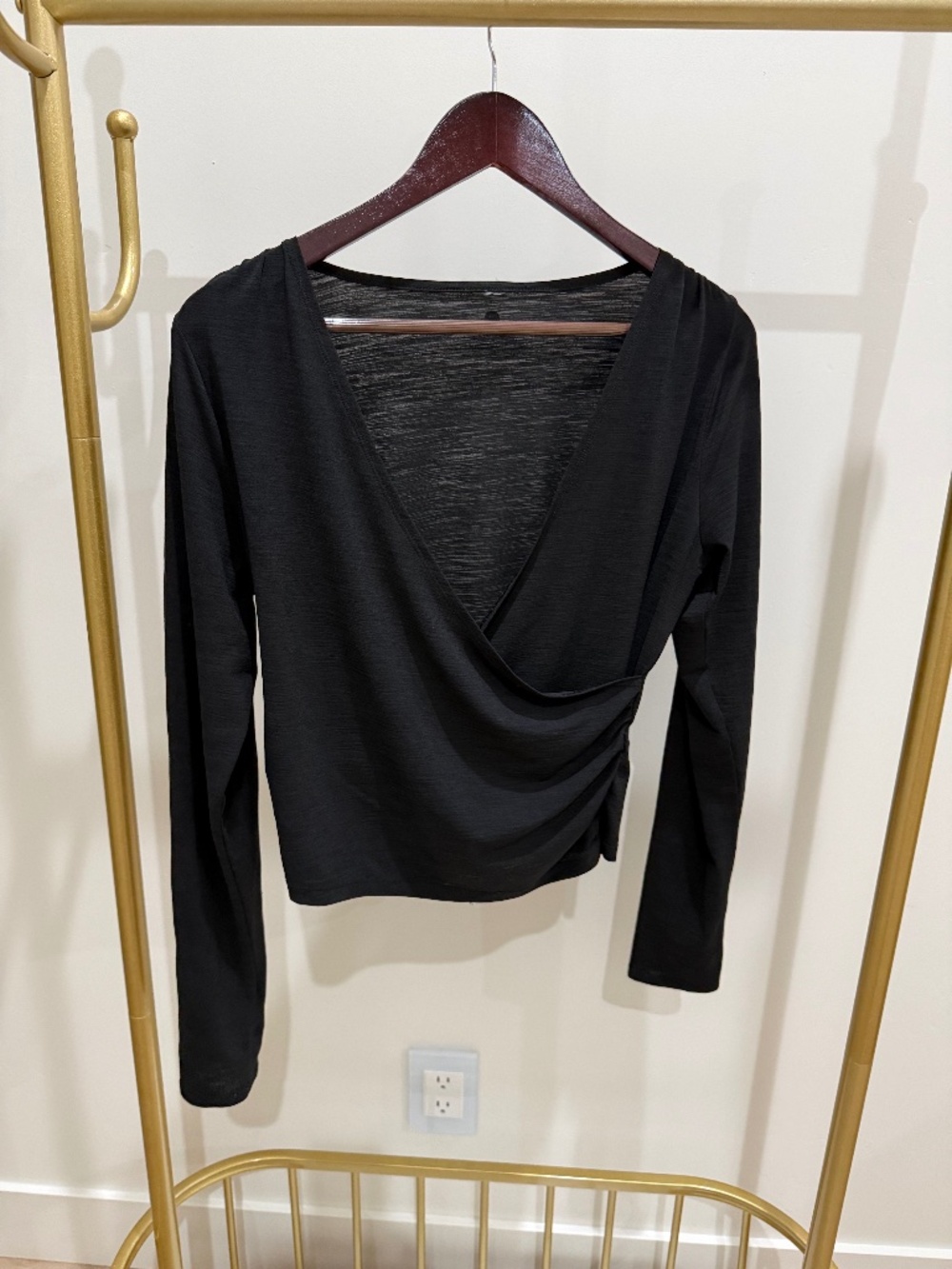 Calia lightweight, wrap top